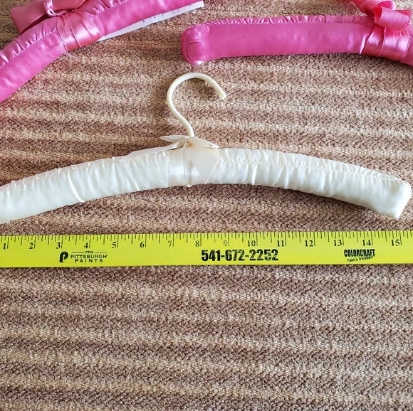 SIX (6) Vintage 1950'/60's hangers - Picture 2 of 2